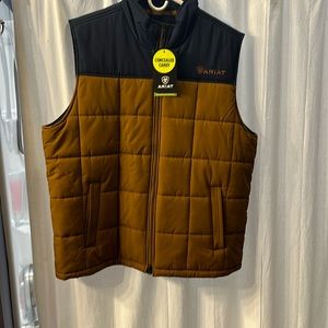 Men’s extra large Ariat concealed carry puffy vest concealed pocket on the left